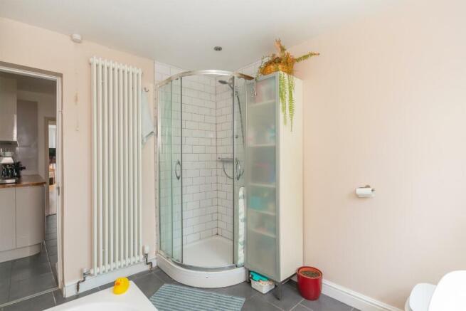 2AR1BR - Bathroom A.jpg