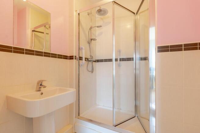 2 bed Flat for sale Image 9