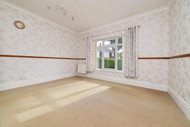 4 bed Detached Bungalow for sale Image 8