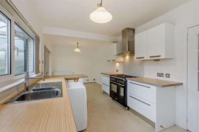 3 bed Semi-Detached Bungalow for sale Image 4