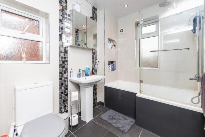3 bed Semi-Detached for sale Image 12