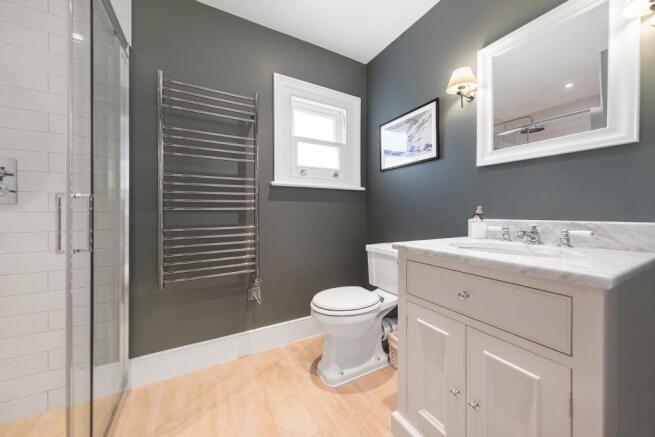Bathroom (1).jpg