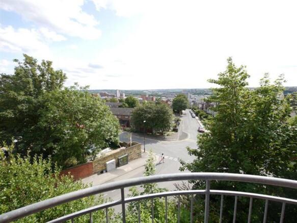 1 bed Apartment to rent Image 6