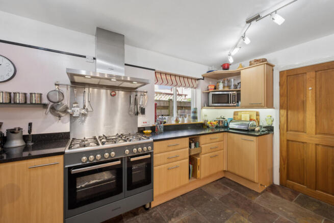 4 bed Detached for sale Image 10