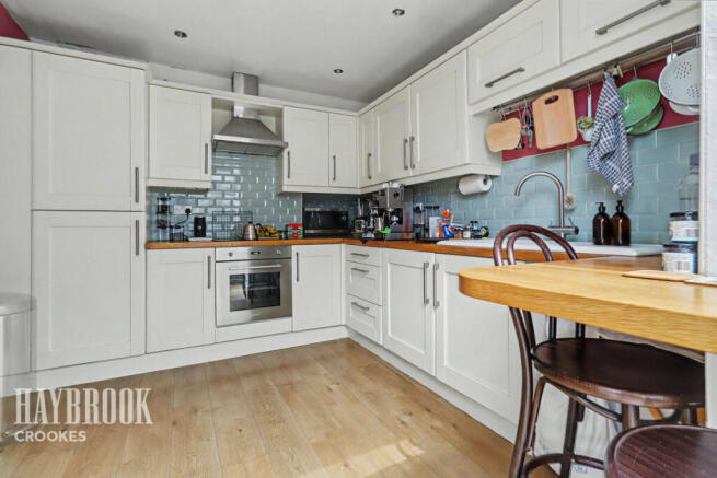 3 bed Semi-Detached for sale Image 6