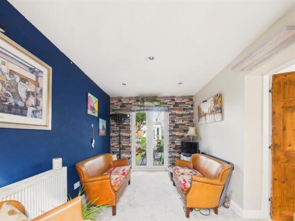 2 bed Semi-Detached for sale Image 5