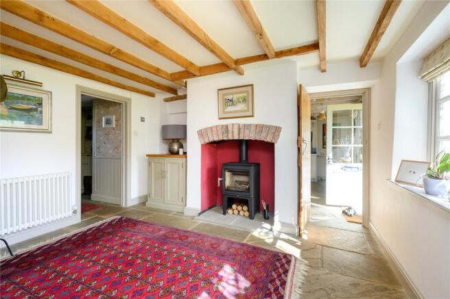 5 bed Detached for sale Image 8