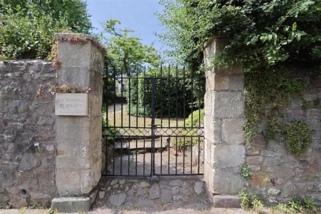 RT Garden i.JPG