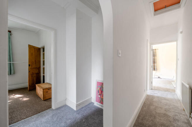 2 bed Flat for sale Image 4
