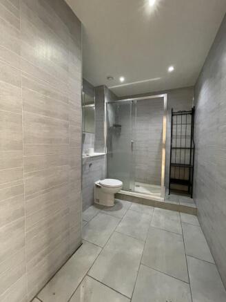 2 bed Apartment to rent Image 3