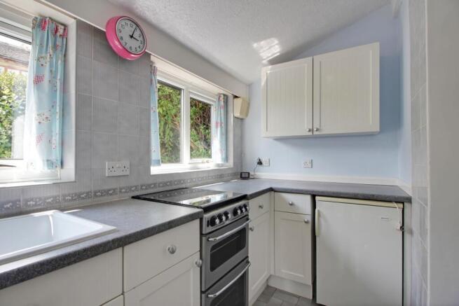 2 bed Semi-Detached for sale Image 5