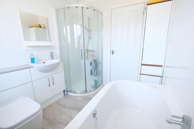 BATH/SHOWER ROOM