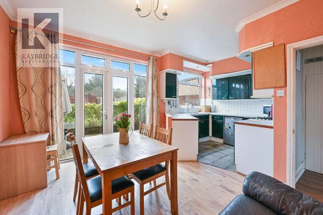 Stoneleigh Avenue, Worcester Park - KT4 8XY