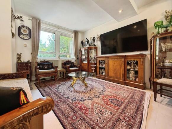 2 bed Semi-Detached to rent Image 4