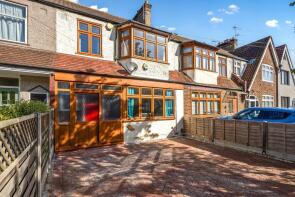 37, Firstway, Raynes Park SW20 0JD