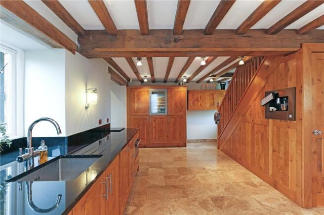 6 bed Farm House for sale Image 6