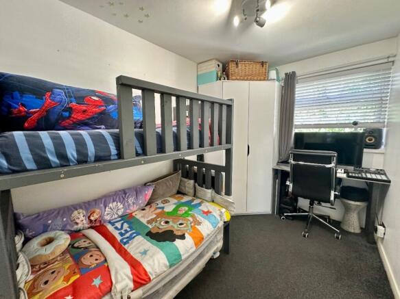 Holdbrook Way, Romford photo 4