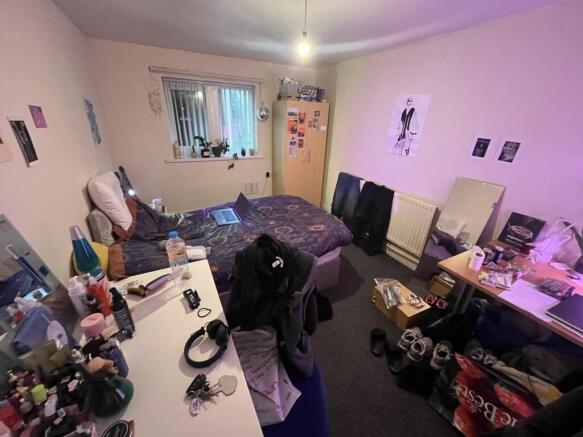 3 bed Terraced to rent Image 6