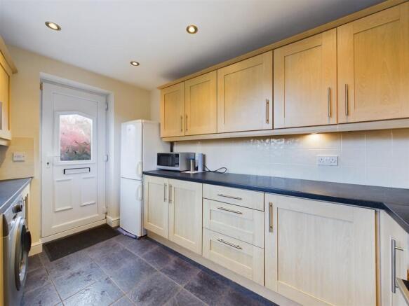 1 bed Apartment to rent Image 6