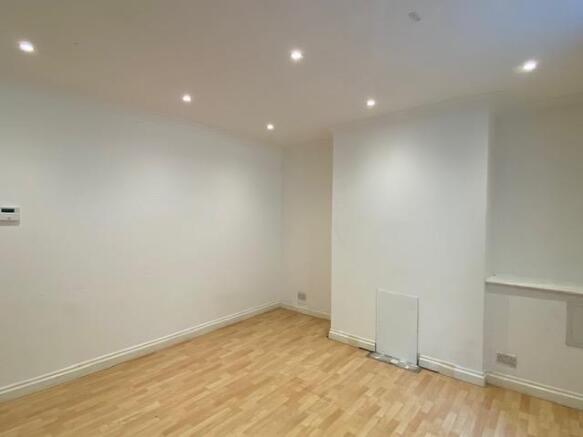 2 bed Terraced for sale Image 4