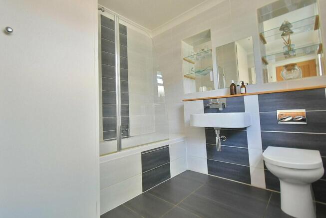 Photo 10