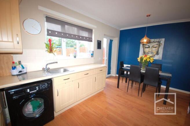 Kitchen/Dining Area