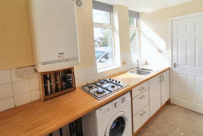KITCHEN 2.jpg