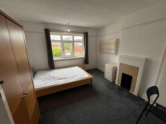 4 bed Semi-Detached to rent Image 5