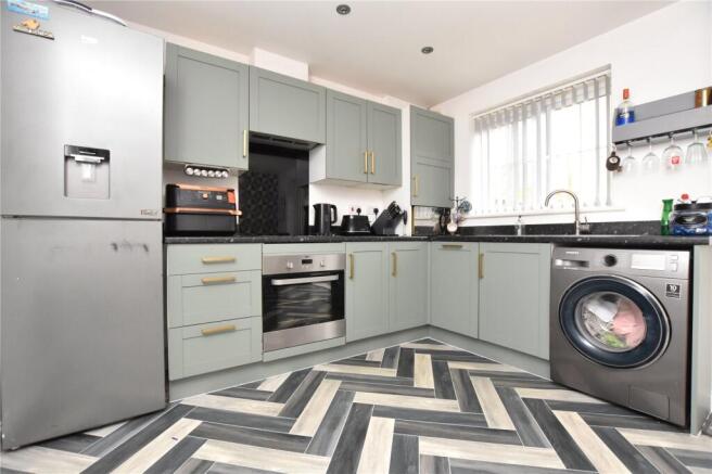 3 bed Semi-Detached for sale Image 4