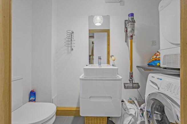 4 bed Town House for sale Image 8