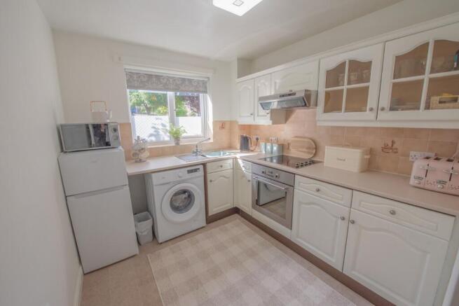 2 bed Apartment for sale Image 5