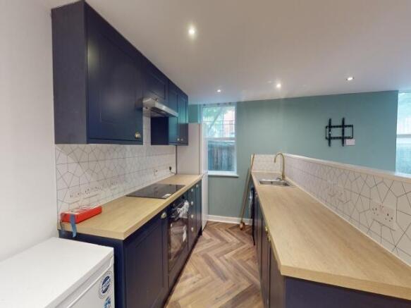 4 bed Not Specified to rent Image 4