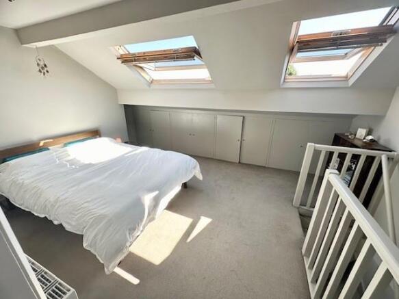 2 bed Flat to rent Image 7