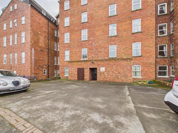 2 bed Flat for sale Image 11