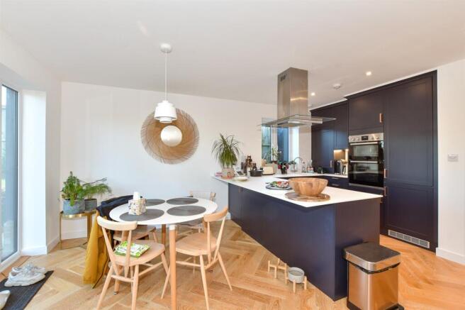 Lounge/ Kitchen