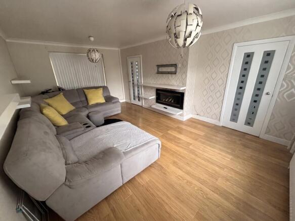 3 bed Semi-Detached to rent Image 7