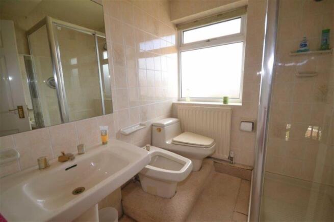 SHOWER ROOM