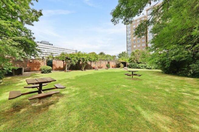 01-423aJHPropWpen - 58 Deverill Court - 3 (1)-medi