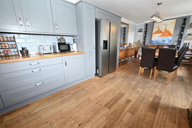 3 bed Not Specified for sale Image 7