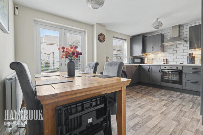 3 bed Semi-Detached for sale Image 5