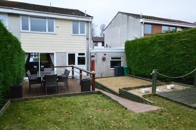 ENCLOSED REAR GARDEN