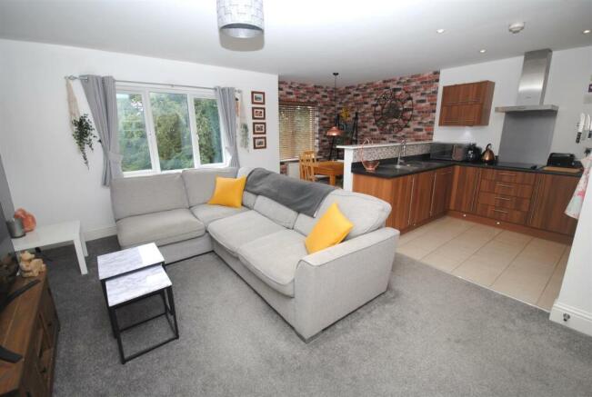 Lounge/Kitchen/Dining