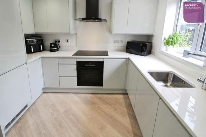 4 bed Detached for sale Image 4