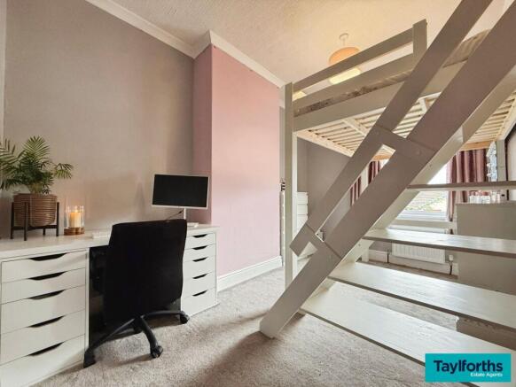 4 bed Terraced for sale Image 10