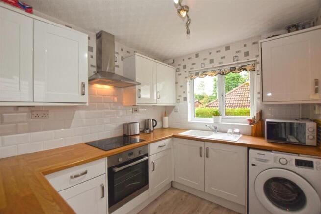 Partridge Close, Bamford, Rochdale photo 4