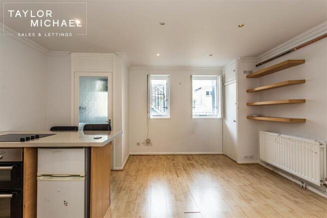 Kitchen / Living Room