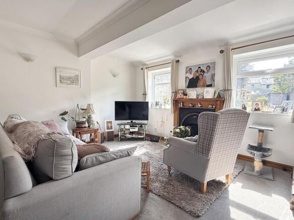 2 bed Flat for sale Image 4