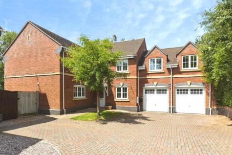 Autumn Rise, The. Wheatridge, Gloucester, Gloucestershire, GL4