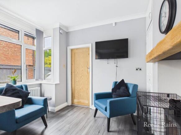 3 bed Semi-Detached for sale Image 6