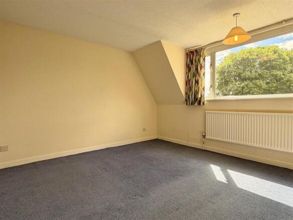4 bed Detached to rent Image 12